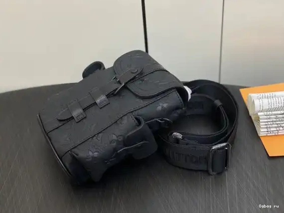 VUITTON Christopher LOUIS Nano 0706
